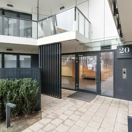 Apartamento Modern & Bright With Garden By Rent Like