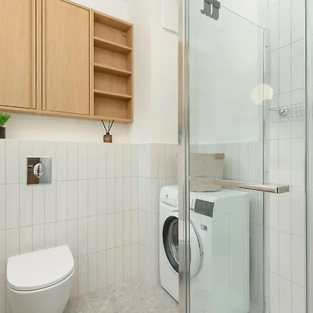 Modern & Bright With Garden By Rent Like Danzica