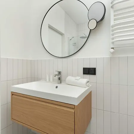 Modern & Bright With Garden By Rent Like * Danzica