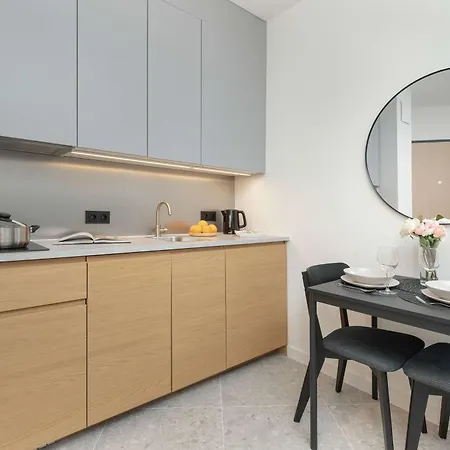 Modern & Bright With Garden By Rent Like