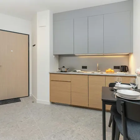 Modern & Bright With Garden By Rent Like Appartamento
