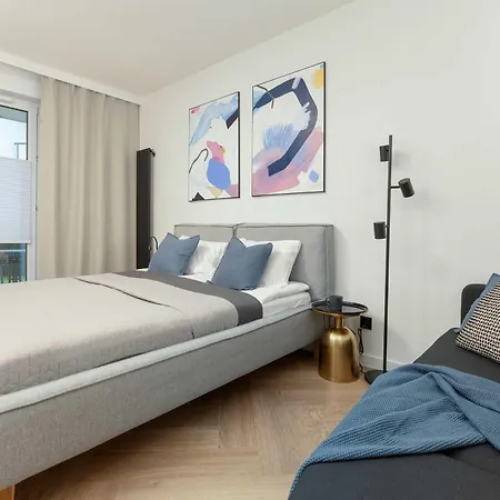 Modern & Bright With Garden By Rent Like
