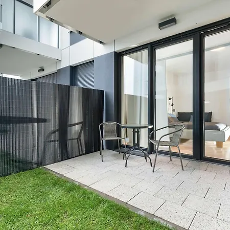 Modern & Bright With Garden By Rent Like *